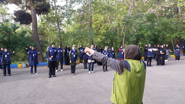 ورزش صبحگاهی دانش آموز خبرنگاران در اردوی مسئله محور
