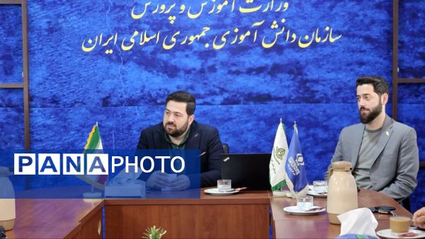 جلسه هم‌اندیشی رئیس سازمان دانش‌آموزی استان با مدیران مدرسه