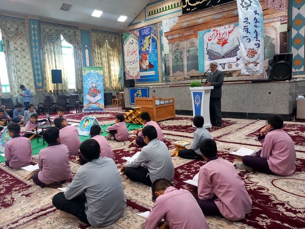 محفل انس با قرآن در تکیه ابوالفضلی مزده