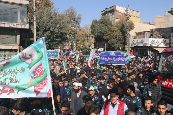 فریاد استکبار ستیزی از ورامین طنین انداز شد