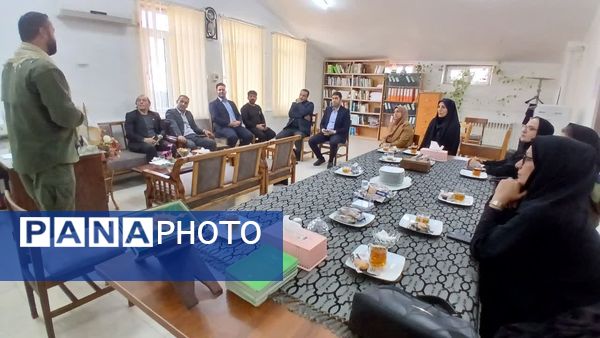 نشست بیان خاطرات و روایات در محمودآباد 