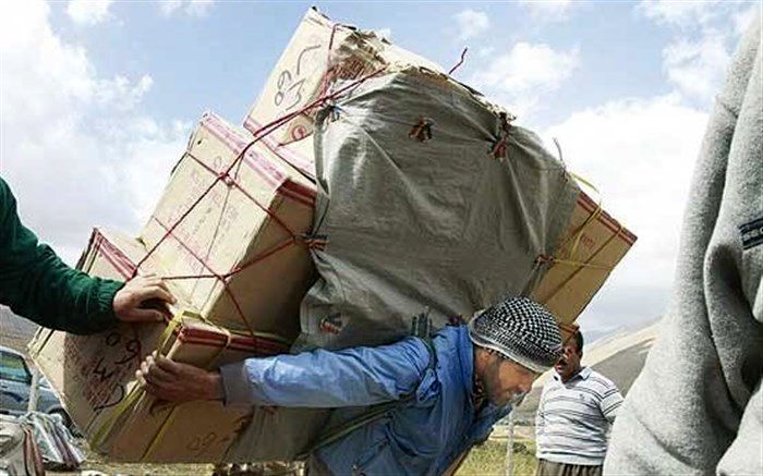 محمودزاده، نماینده مجلس مطرح کرد: تهدید معیشت 7 میلیون نفر با توقف فعالیت کولبران