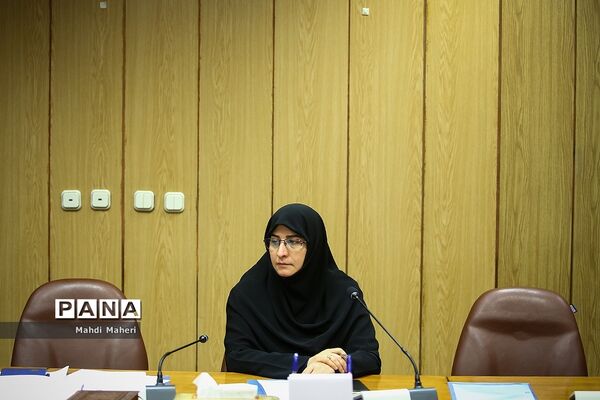 جلسه ستاد عالی تشکیلاتی گسترش و ارتقاء فعالیت های تربیت بدنی و ورزش دانش آموزان دختر کشور