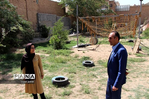 بازدید اعضای سازمان دانش آموزی  از اولین مدرسه طبیعت استان یزد