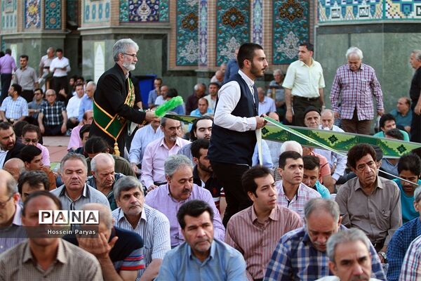 نماز عید فطر در امامزاده صالح(ع)