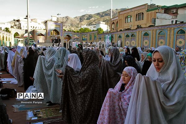 نماز عید فطر در امامزاده صالح(ع)