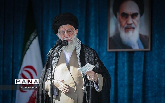 رهبر معظم انقلاب: مسئولان برای حل مسائل اقتصادی تصمیم‌های قاطع بگیرند و اجرا کنند