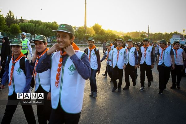 حضور پر شور و فعال دانش آموران پیشتاز در مراسم نماز عید فطر