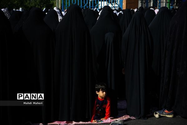 حضور پر شور و فعال دانش آموران پیشتاز در مراسم نماز عید فطر