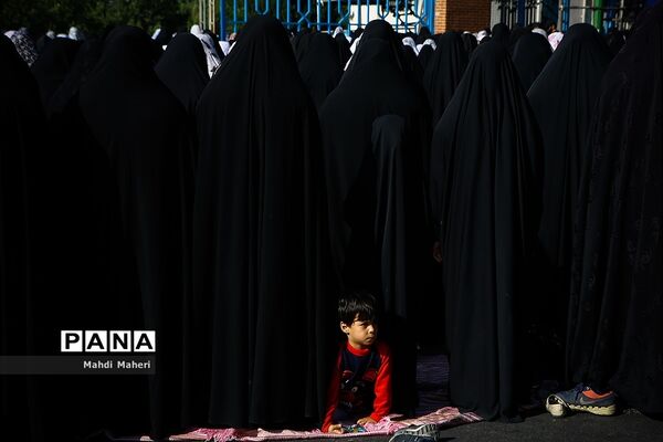 حضور پر شور و فعال دانش آموران پیشتاز در مراسم نماز عید فطر