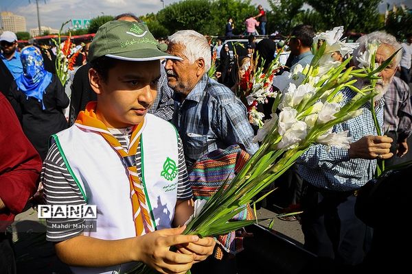 حضور پر شور و فعال دانش آموران پیشتاز در مراسم نماز عید فطر