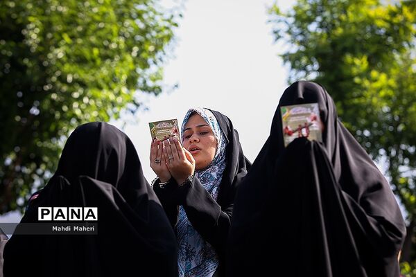 حضور پر شور و فعال دانش آموران پیشتاز در مراسم نماز عید فطر