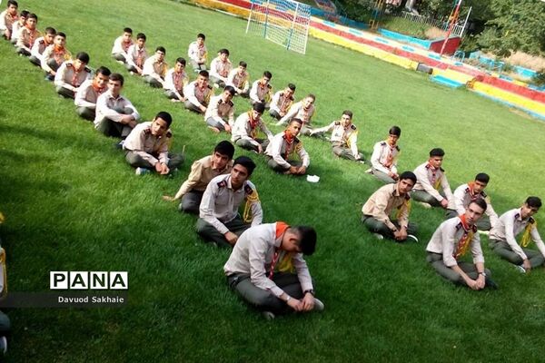 حضور پیشتازان شهرستانهای تهران در مصلی امام خمینی(ره) و استقبال از نمازگزاران