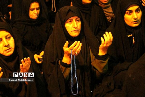 آیین احیای شب‌های قدر در مصلی ساری