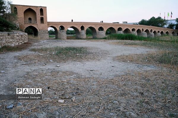 زاینده رود تشنه است