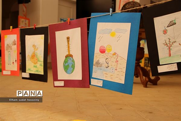 گشایش نمایشگاه نقاشی کودکان مارال در یزد