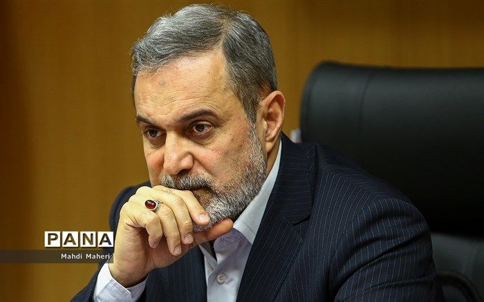 بطحایی: مطالبات معلمان بازنشسته را در بالاترین سطح پیگیری می‌کنم