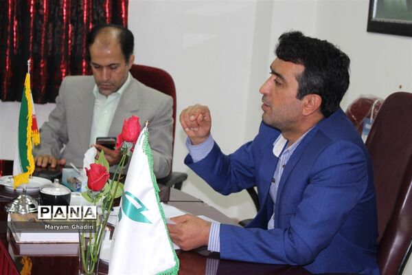 نخستین نشست اعضای دوره جدید شورا و مجلس دانش‌آموزی مازندران