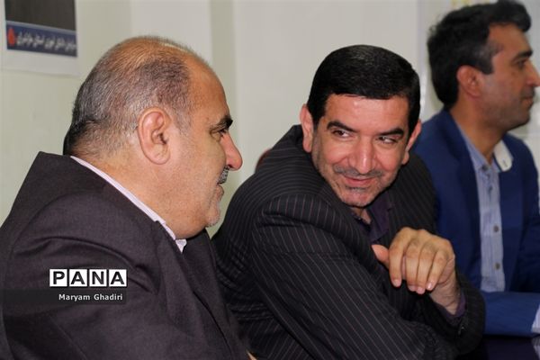 نخستین نشست اعضای دوره جدید شورا و مجلس دانش‌آموزی مازندران