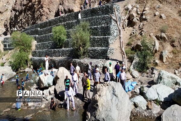 حضور ورزشکاران شهرستان اسلامشهر در طرح پاکسازی رودخانه کن