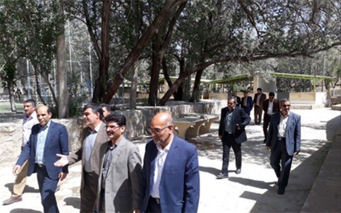 فعالیت های اردویی   روحیه تیمی و گروهی را  تقویت می کند