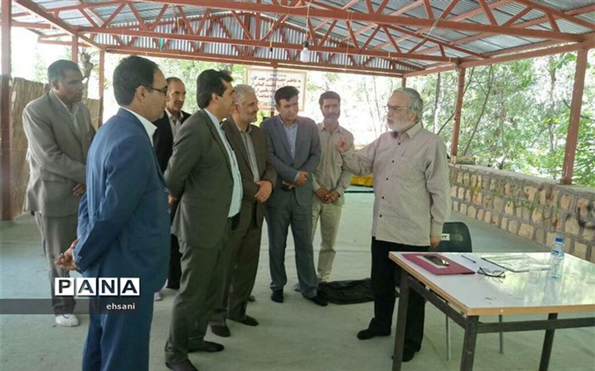 فرماندار بویراحمد و مدیر کل آموزش و پرورش از روند اجرای مسابقات استانی قرآن ،عترت و نماز دانش آموزان بازدید کردند