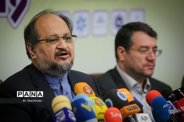 نشست خبری وزیر صنعت،‌ معدن و تجارت