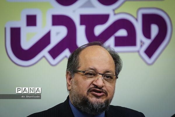 نشست خبری وزیر صنعت،‌ معدن و تجارت