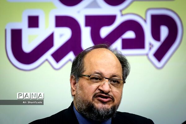 نشست خبری وزیر صنعت،‌ معدن و تجارت