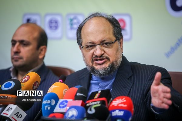 نشست خبری وزیر صنعت،‌ معدن و تجارت