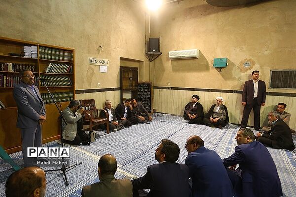 دیدار برگزیدگان کنگره ملی پرسش مهر18 با سید حسن خمینی
