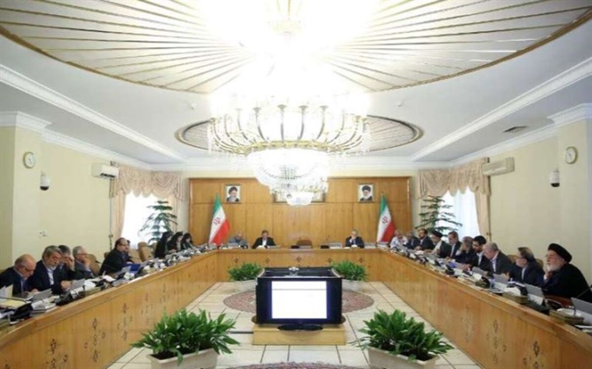 بررسی گزارش های سازمان اداری و استخدامی کشور و وزارت صنعت، معدن و تجارت در جلسه هیئت دولت