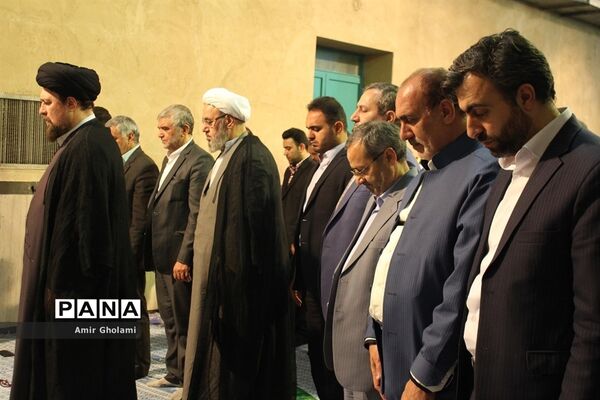 دیدار برگزیدگان کنگره ملی پرسش مهرهجدهم با سید حسن خمینی