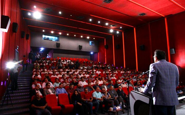 مدیر استانی صیانت از آثار سینمایی : فضای توزیع پاک میزان فروش و نتیجه بخشی را بیشتر می کند