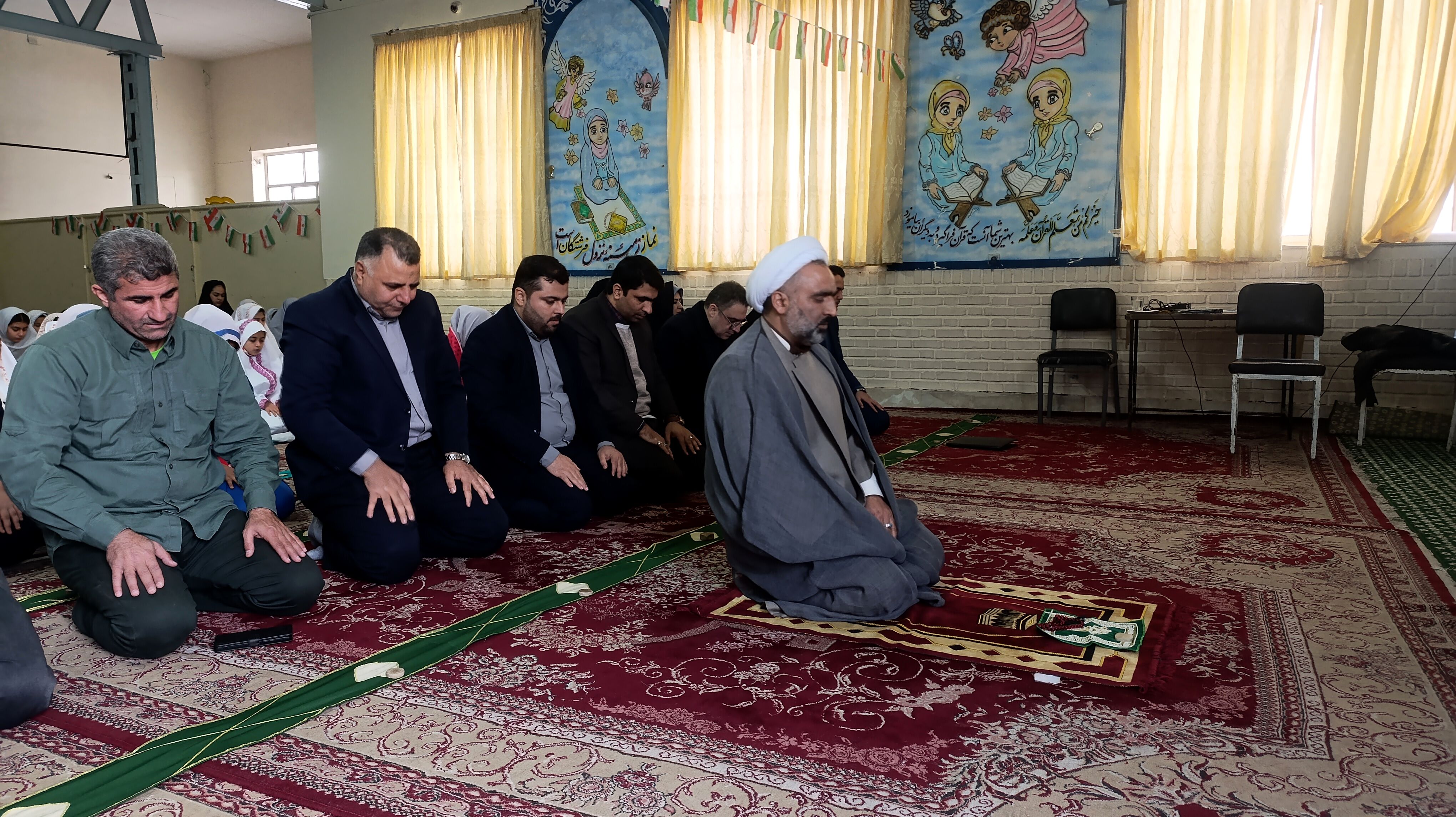 نماز مهمترین اولویت در مسائل تربیتی مدرسه