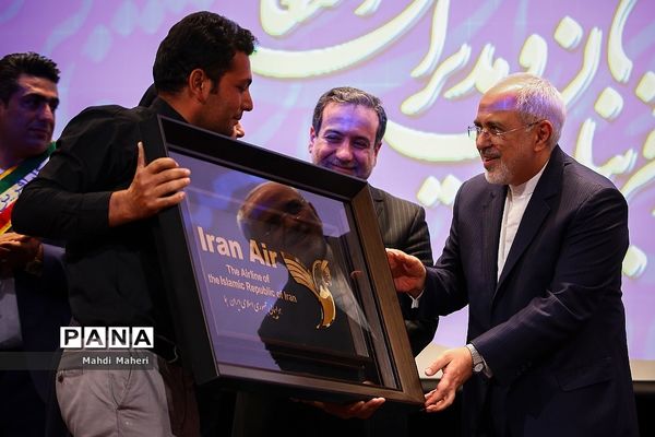 نهمین جشنواره تجلیل و تکریم از کارآفرینان و مدیران اشتغالزای کشور