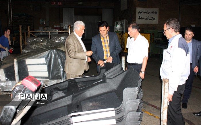 رئیس سازمان صنعت، معدن و تجارت استان البرز مطرح کرد: لزوم  ایجاد اتحاد فکری و عملی دولت و تولیدکنندگان در جهت تقویت تولید ملی