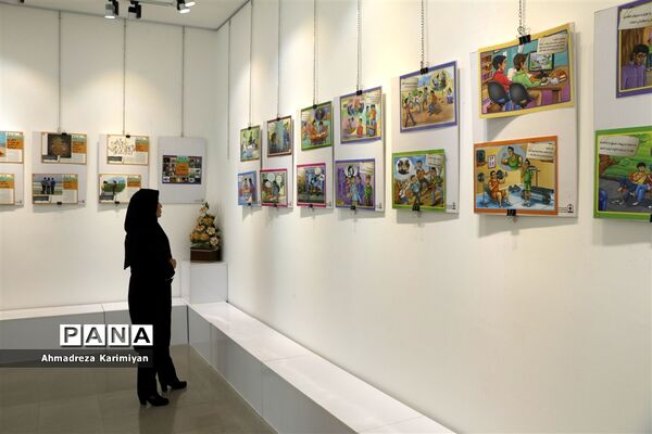 افتتاحیه نمایشگاه  مبارزه با مواد مخدر و رفتارهای پرخطر