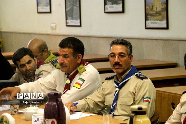 نشست هم اندیشی مدرسان تشکیلات پیشتازان سازمان دانش آموزی خراسان رضوی(1)