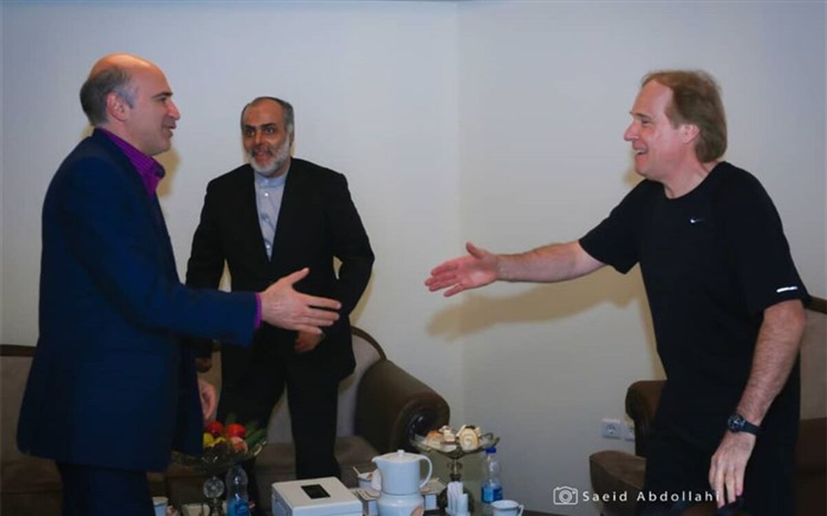 مدیر کل دفتر موسیقی وزارت ارشاد به کنسرت «ریچارد کلایدرمن» آمد