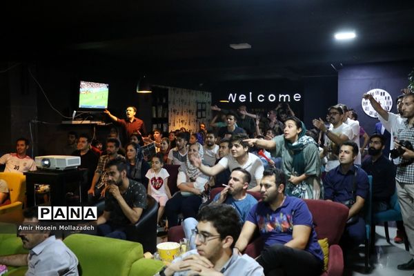 تماشای فوتبال ایران و پرتغال در ارومیه