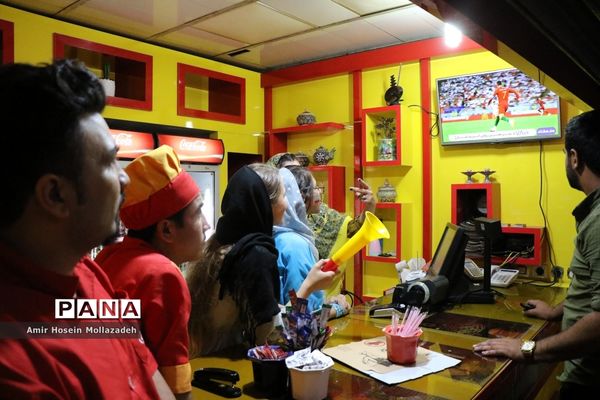 تماشای فوتبال ایران و پرتغال در ارومیه