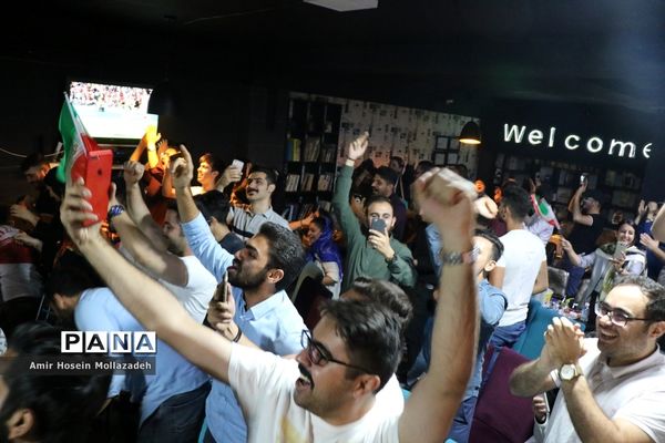تماشای فوتبال ایران و پرتغال در ارومیه