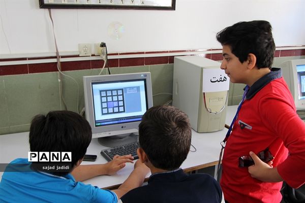 رقابت برگزیدگان مسابقات دانش‌آموزی تورنی تیم  ریاضی یزد