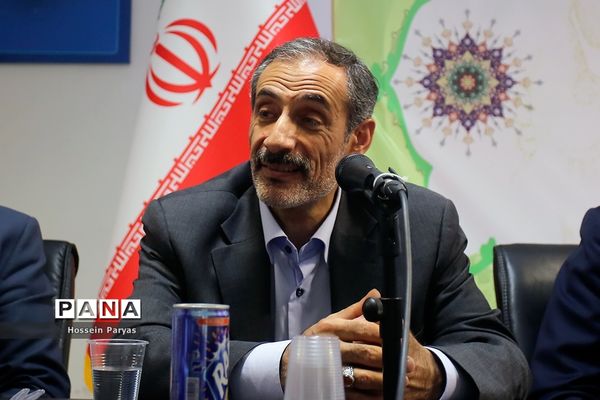 مراسم تکریم و معارفه معاونان پشتیبانی و تامین منابع پیشین و جدید سازمان دانش‌آموزی