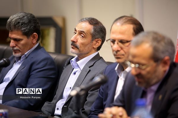 مراسم تکریم و معارفه معاونان پشتیبانی و تامین منابع پیشین و جدید سازمان دانش‌آموزی