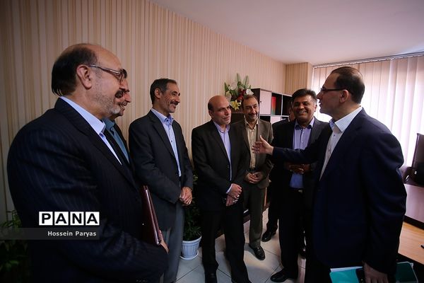 مراسم تکریم و معارفه معاونان پشتیبانی و تامین منابع پیشین و جدید سازمان دانش‌آموزی