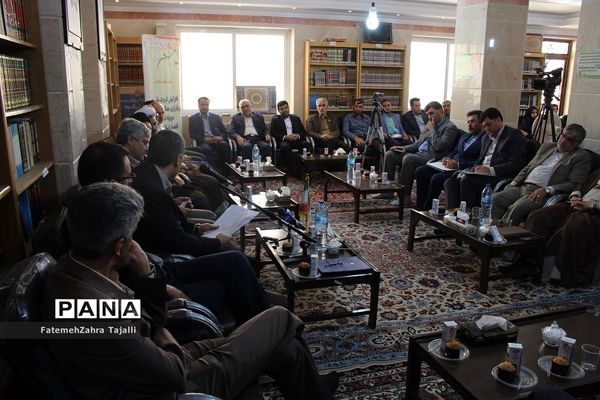 دیدار مدیران استان با نماینده ولی فقیه در استان سمنان