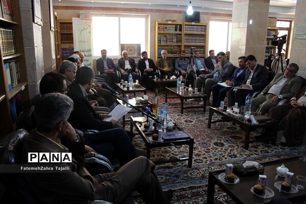 دیدار مدیران استان با نماینده ولی فقیه در استان سمنان