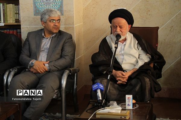 دیدار مدیران استان با نماینده ولی فقیه در استان سمنان